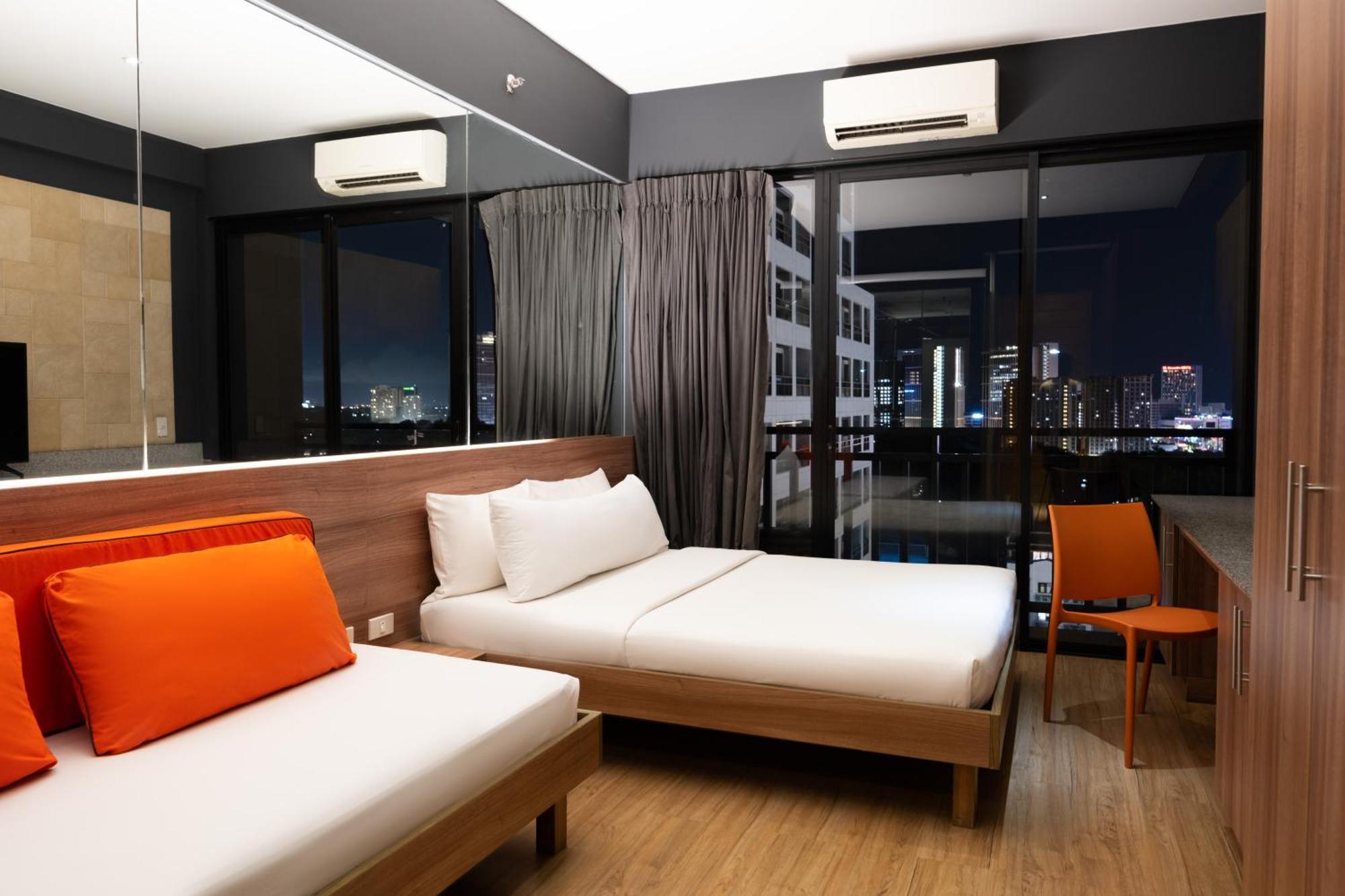 Azumi Boutique 4* Muntinlupa City