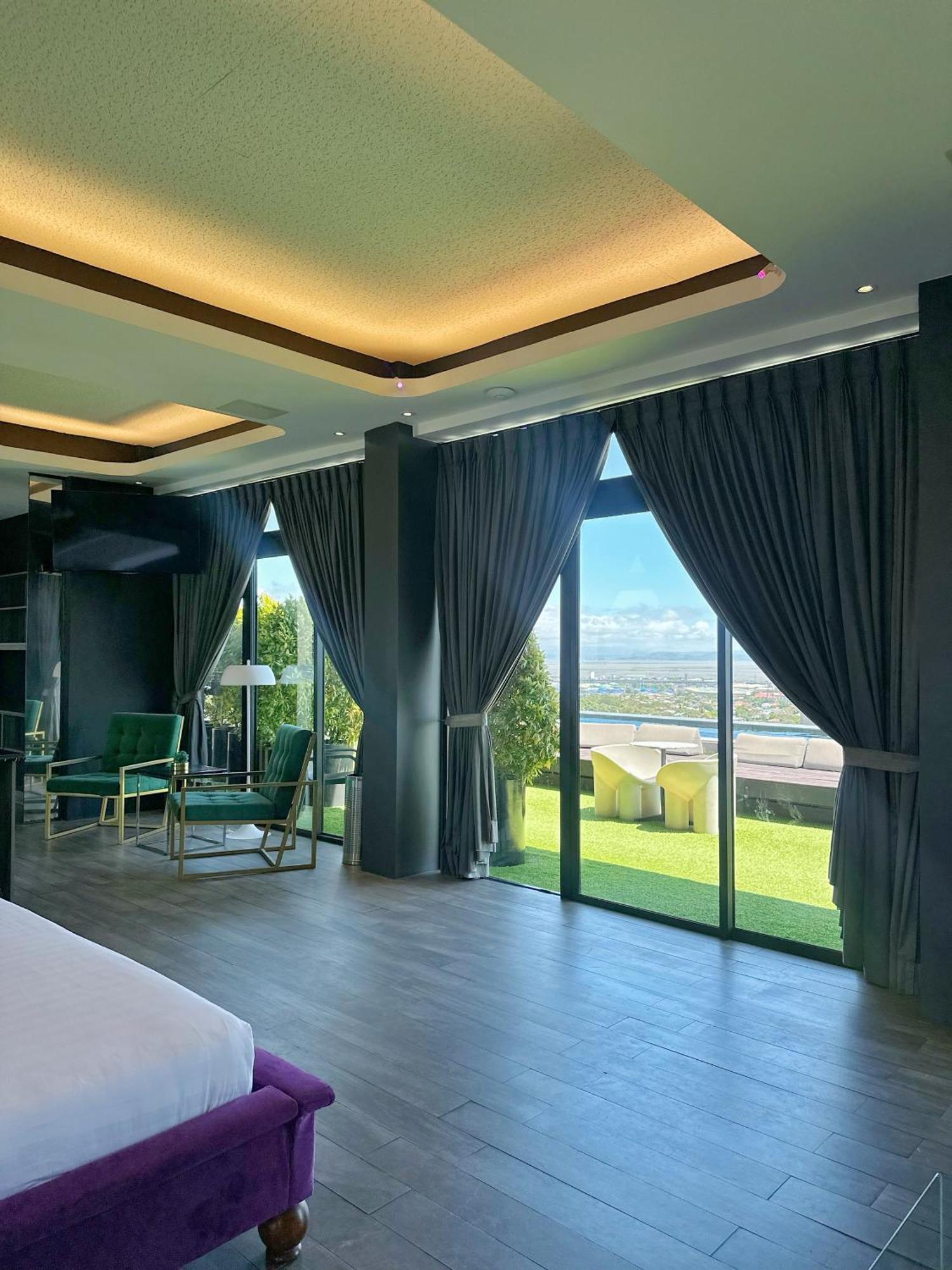 Azumi Boutique Hotel Muntinlupa City